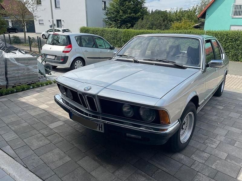 Silber Gebraucht 1982 BMW 732 Limousine | 11.250 € - Bild 1/4