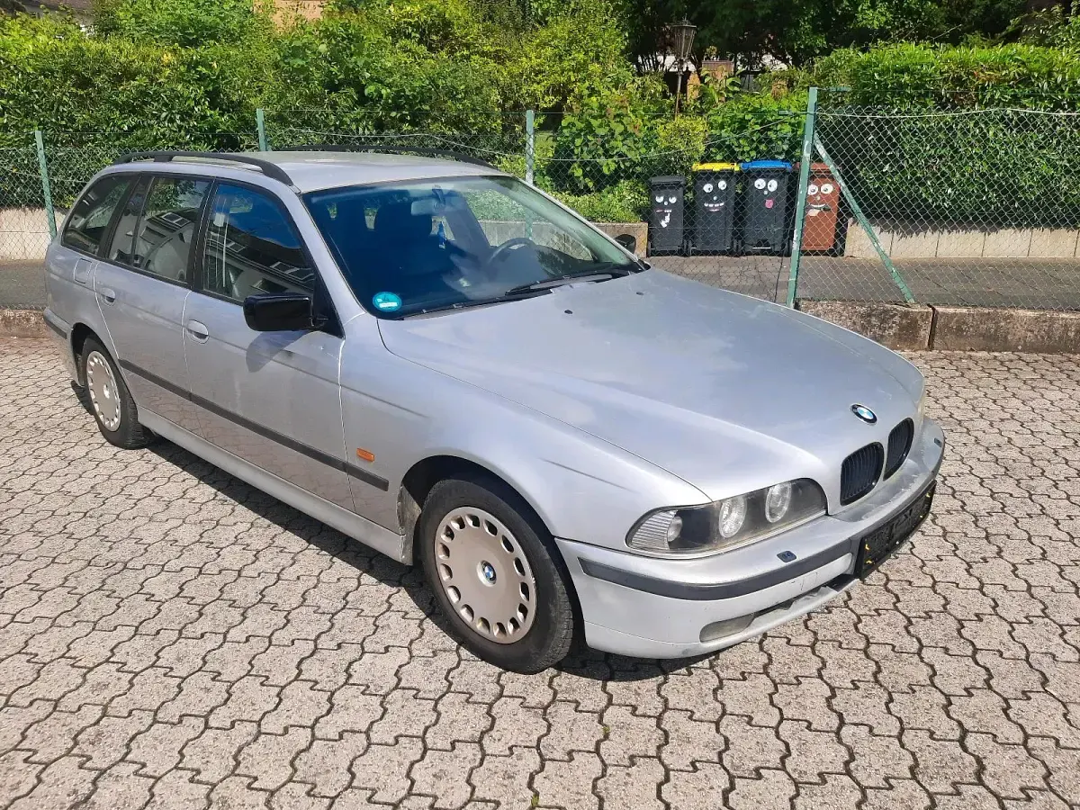 Gebraucht BMW 523 170 PS (125 kW) 1999 Silber Kombi