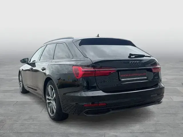 Gebraucht Audi A6 Sport 204 PS (150 kW) 2022 Mythosschwarz metallic Kombi
