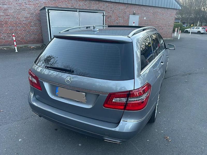 Gebraucht Mercedes E250 Avantgarde 204 PS (150 kW) 2011 Kombi
