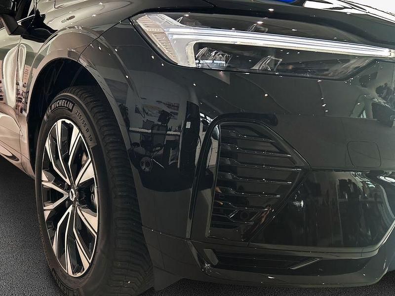 Gebraucht Volvo XC60 Plus 197 PS (144 kW) 2024 Schwarz SUV