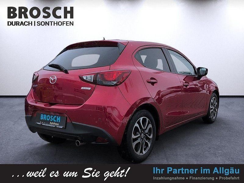 Gebraucht Mazda 2 Sky 90 PS (66 kW) 2015 Rot Kleinwagen