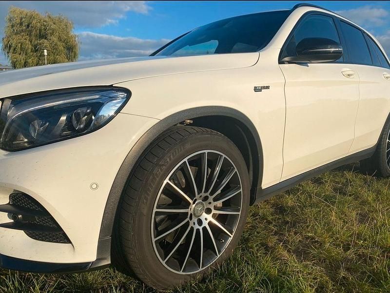Gebraucht Mercedes GLC250 AMG line 204 PS (150 kW) 2016 Weiß SUV