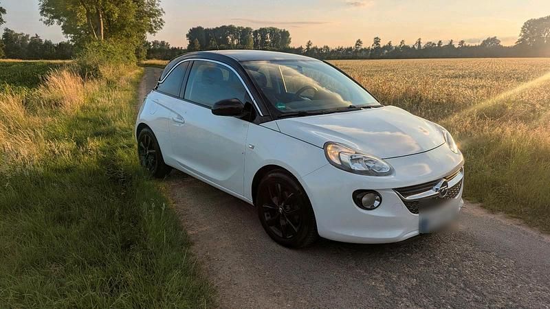Weiß Gebraucht 2016 Opel Adam Kleinwagen | 5.600 € (Fairer Preis) - Bild 1/4