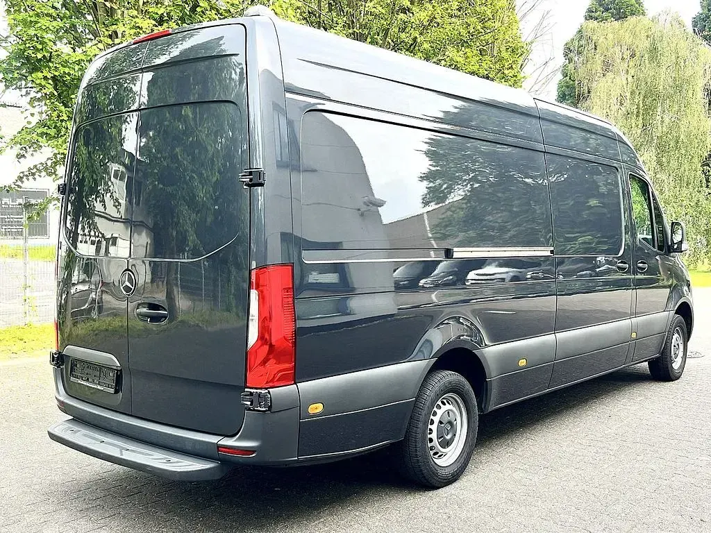 Gebraucht Mercedes Sprinter 150 PS (110 kW) 2021 Grau Van