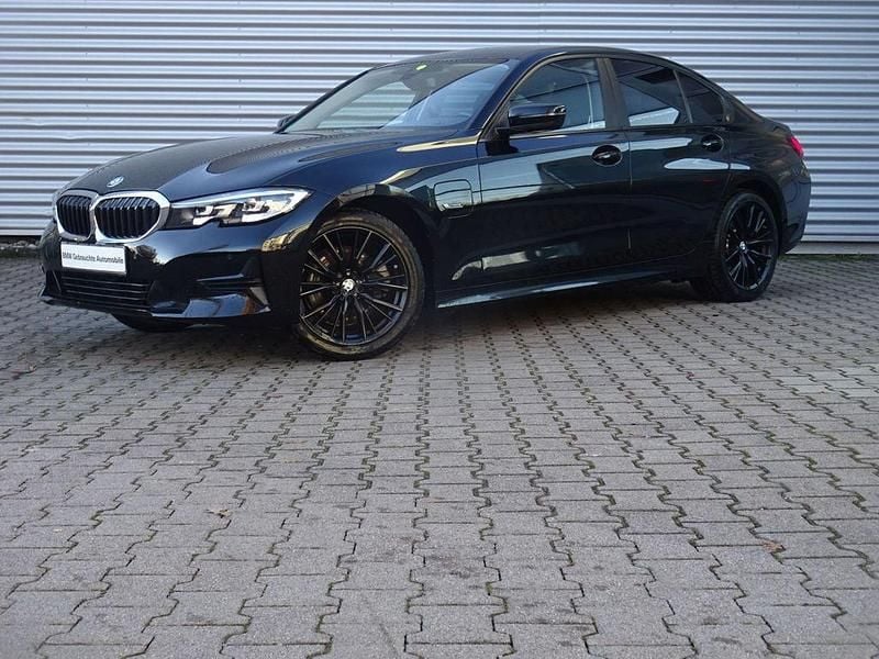 Gebraucht BMW 320e Advantage 204 PS (150 kW) 2022 Schwarz Limousine