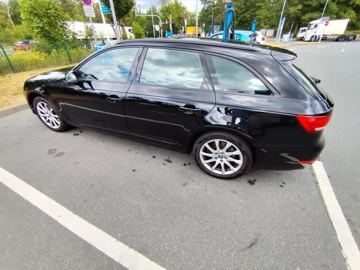 Gebraucht Audi A4 150 PS (110 kW) 2018 Schwarz Kombi