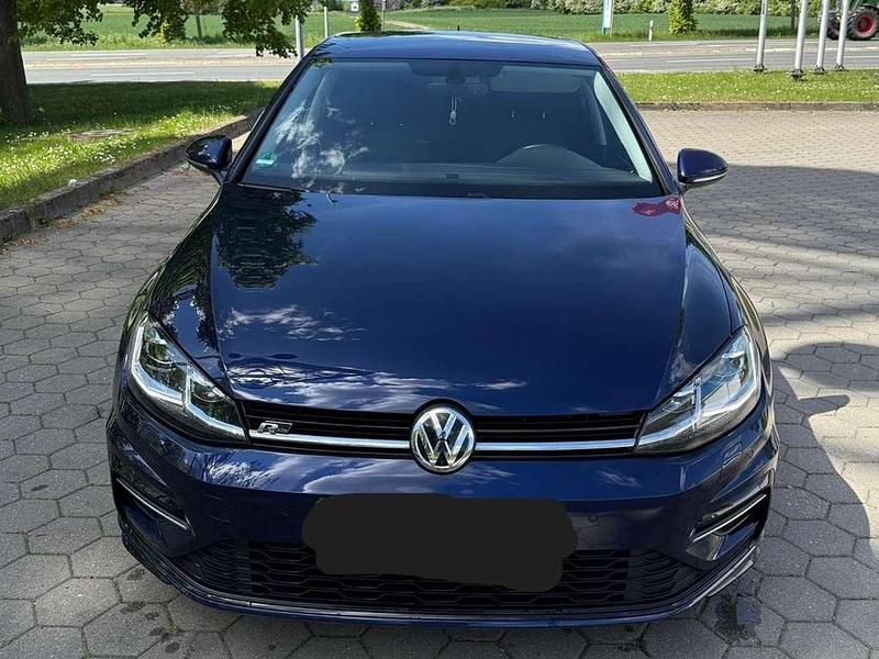 Schwarz Gebraucht 2018 VW Golf VII Highline Limousine | 15.650 € (Guter Preis) - Bild 1/4