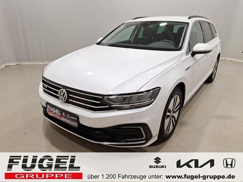 Oryxwhite perlmutteffekt Gebraucht 2020 VW Passat GTE Kombi | 21.499 € (Superpreis) - Bild 1/4