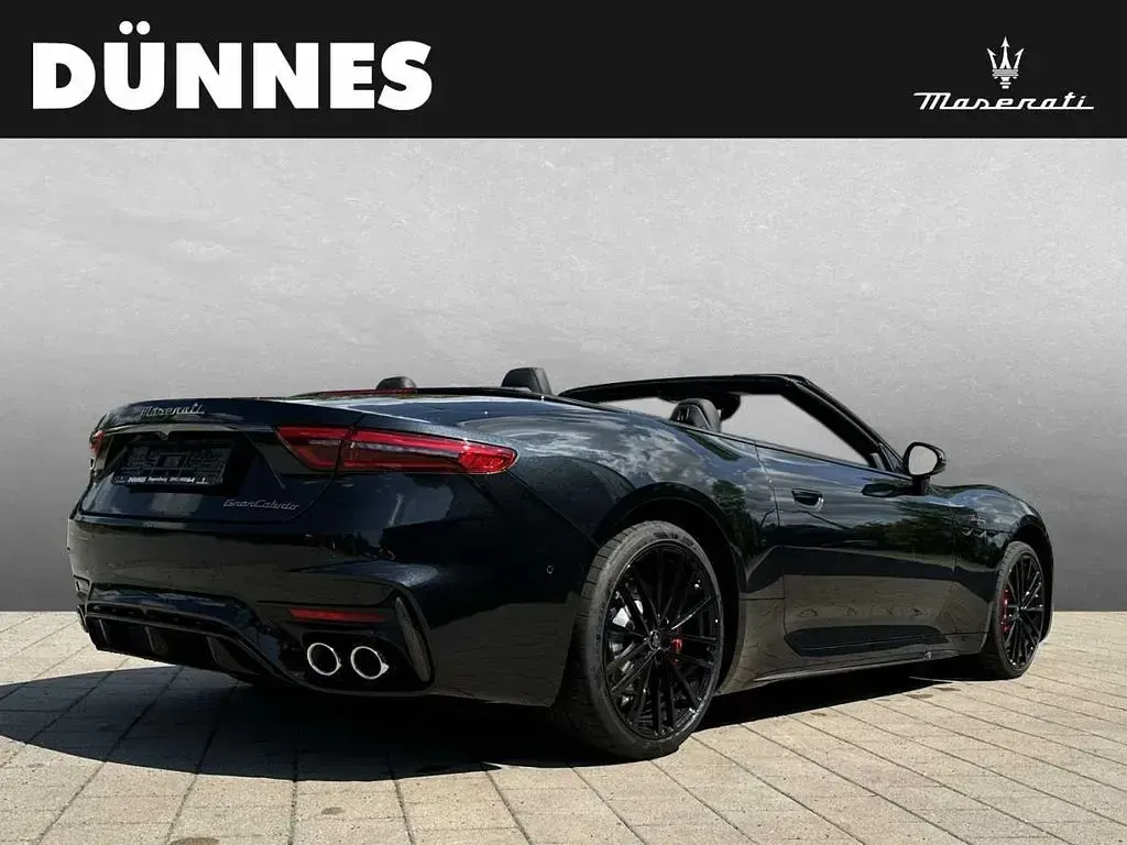 Neu Maserati GranCabrio 549 PS (403 kW) 2025 Schwarz (nero assoluto) Cabrio