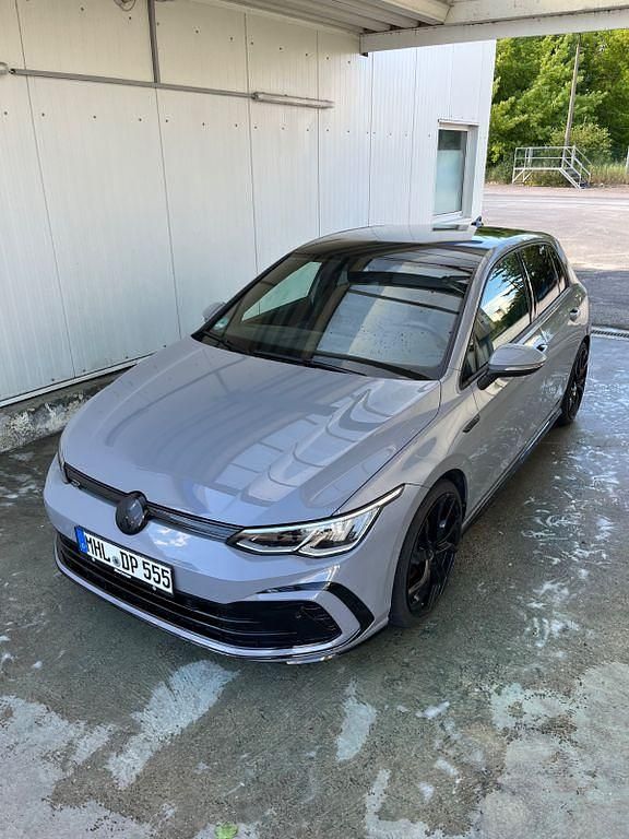 Grau Gebraucht 2021 VW Golf VIII R-line Limousine | 20.500 € (Superpreis) - Bild 1/4