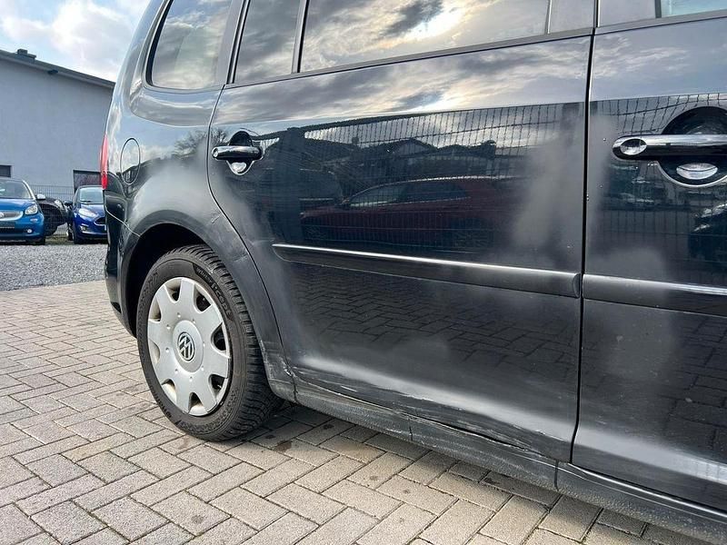 Gebraucht VW Touran Match 105 PS (77 kW) 2013 Schwarz Van / Kleinbus