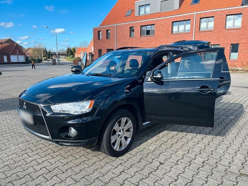 Gebraucht Mitsubishi Outlander 150 PS (110 kW) 2012 Schwarz SUV