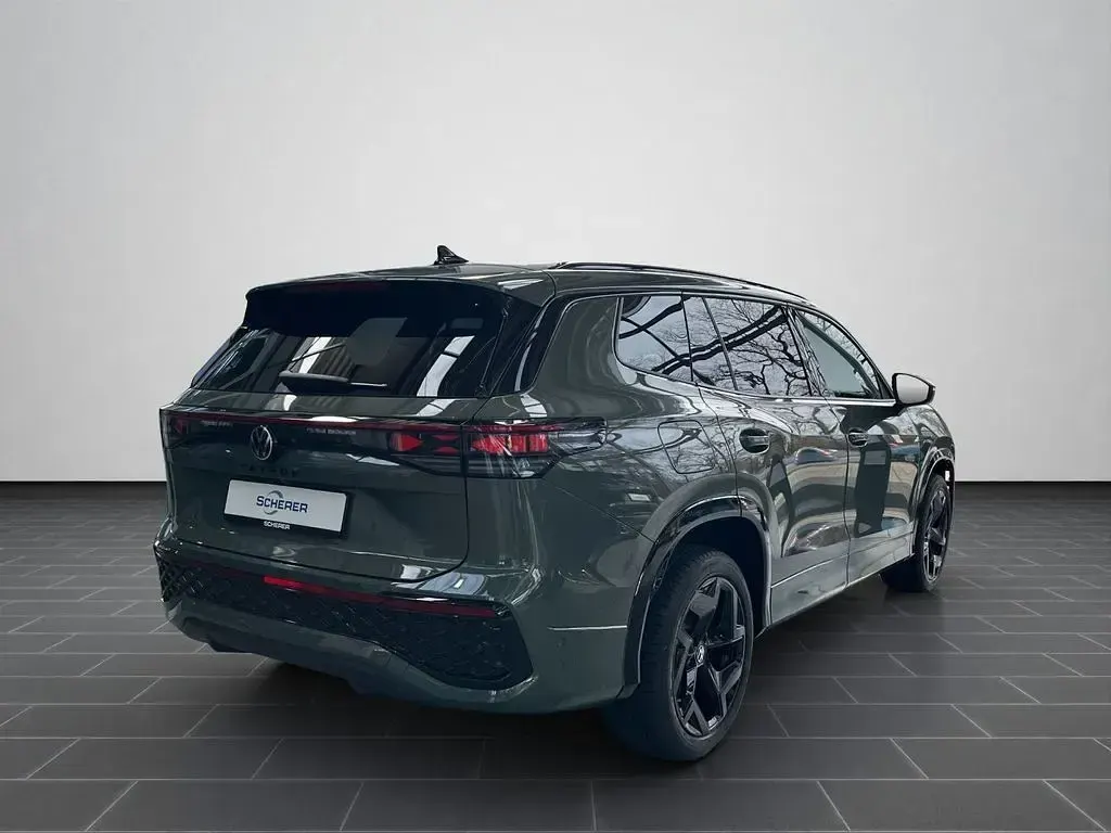 Gebraucht VW Tayron IQ Drive 193 PS (141 kW) 2026 Cipressinogrün metallic (metallic) SUV