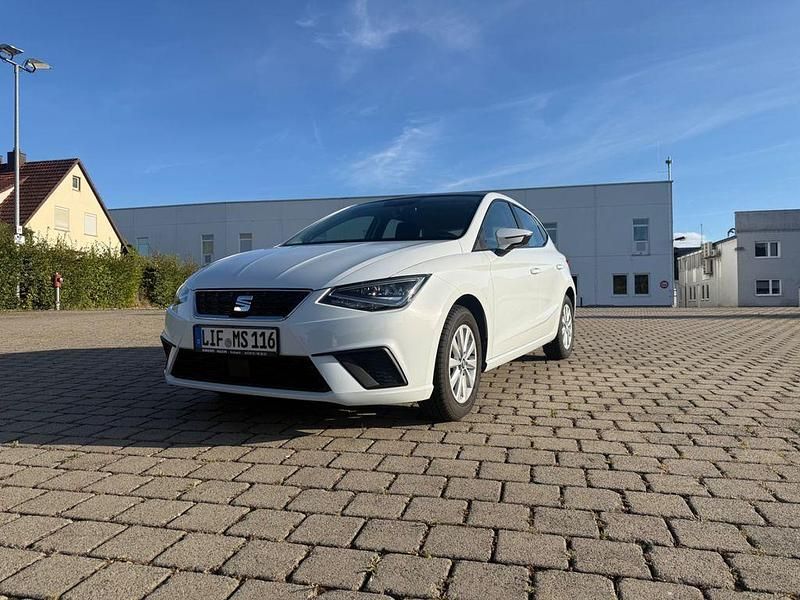 Weiß Gebraucht 2019 Seat Ibiza Style Limousine | 13.900 € (Etwas zu teuer) - Bild 1/4