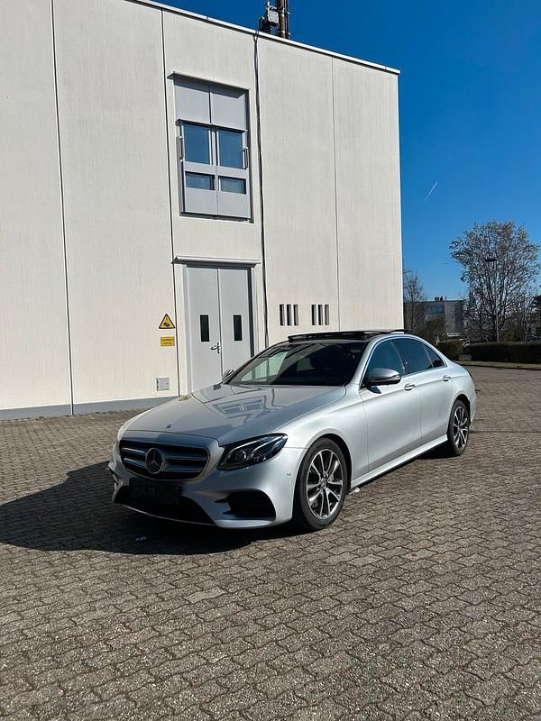 Gebraucht Mercedes E350 258 PS (189 kW) 2016 Grau Limousine