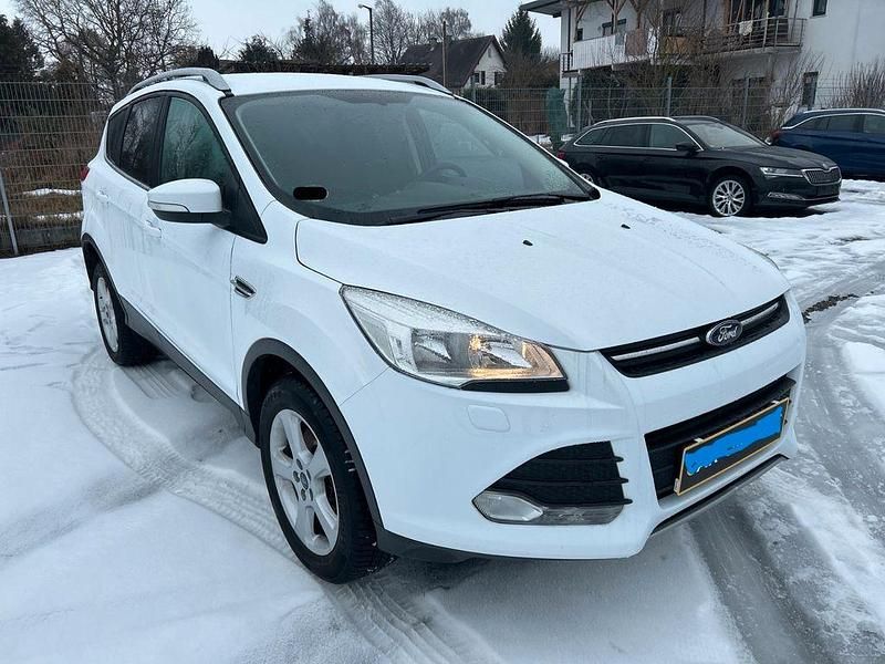 Gebraucht Ford Kuga Trend 140 PS (102 kW) 2014 Weiß SUV