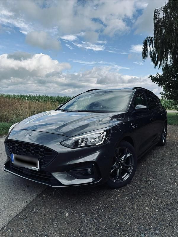 Grau Gebraucht 2019 Ford Focus ST-Line Kombi | 12.000 € (Superpreis) - Bild 1/4