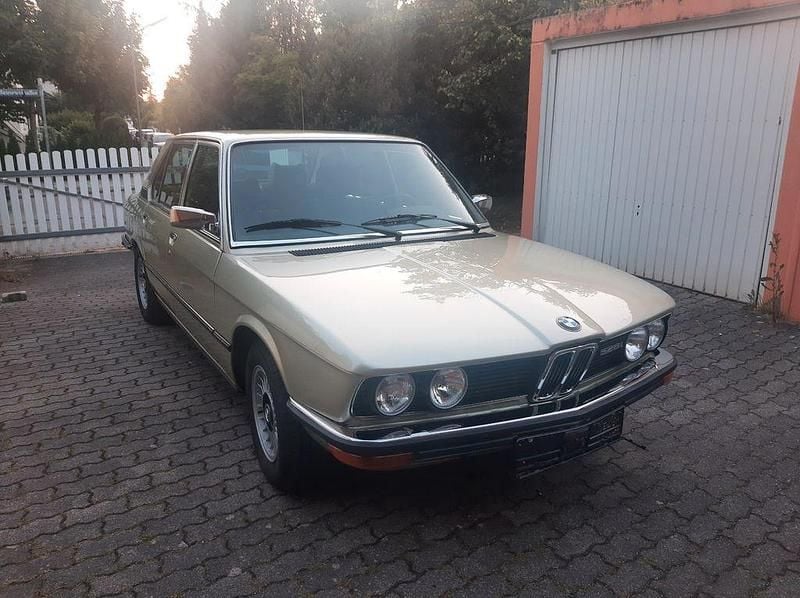 Grün Gebraucht 1979 BMW 528 Limousine | 22.900 € - Bild 1/4