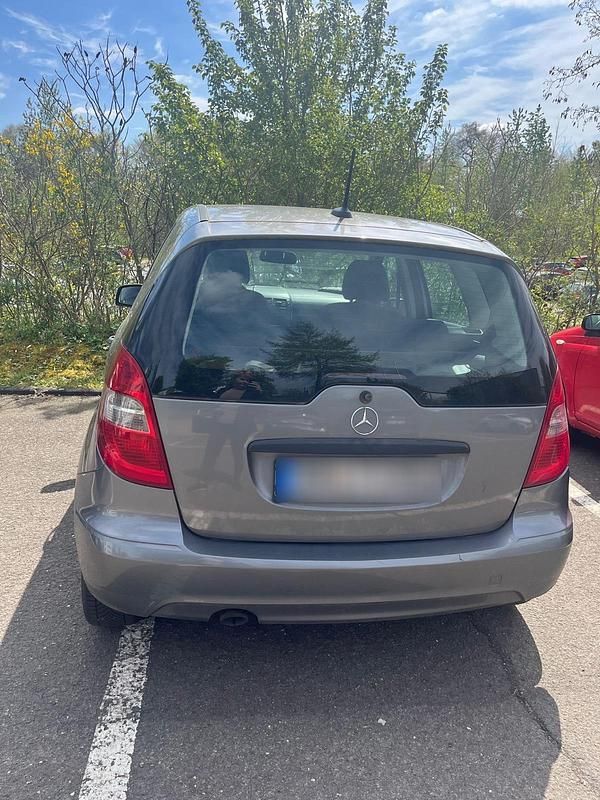 Brugt Mercedes A180 109 HK (80 kW) 2011 Sølv Hatchback