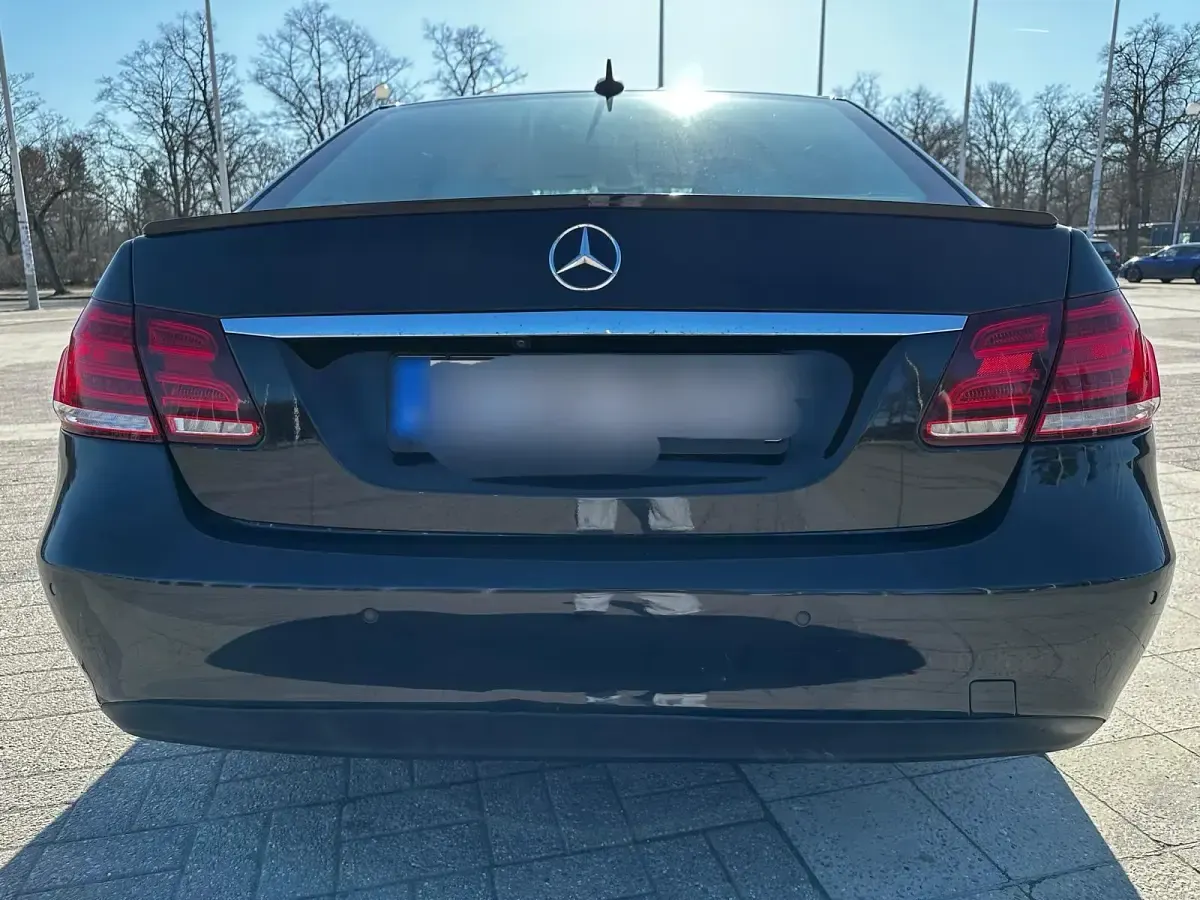 Gebraucht Mercedes E350 Elegance 252 PS (185 kW) 2013 Schwarz Limousine