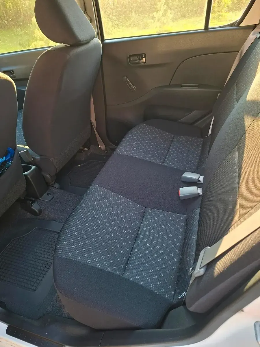 Gebraucht Daihatsu Cuore 70 PS (51 kW) 2010 Weiß Kleinwagen