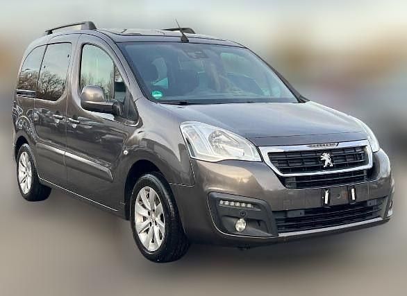 Braun Gebraucht 2017 Peugeot Partner Tepee Van / Kleinbus | 8.700 € (Guter Preis) - Bild 1/4