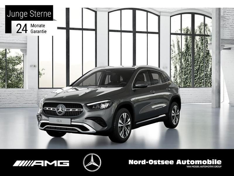 Metalliclack mountaingrau Gebraucht 2025 Mercedes GLA200 Progressive SUV | 38.890 € (Superpreis) - Bild 1/3
