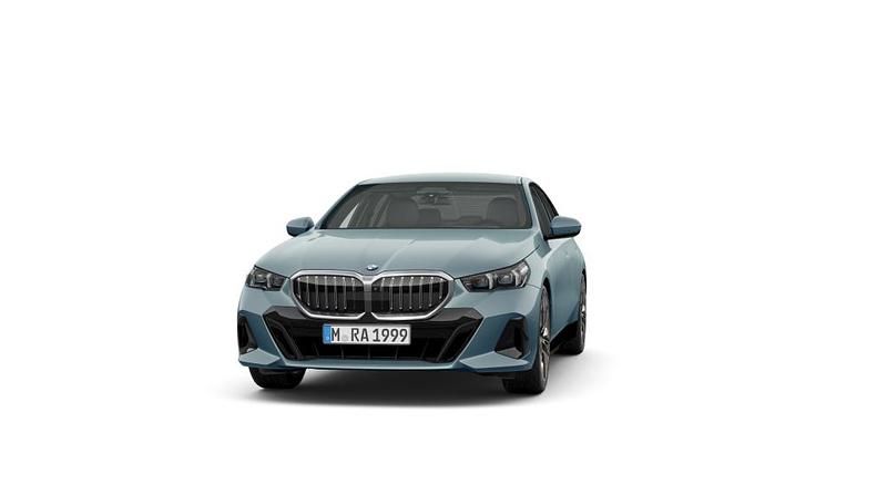 Grün Gebraucht 2024 BMW 520 Comfort Edition Limousine | 53.740 € (Fairer Preis) - Bild 1/2