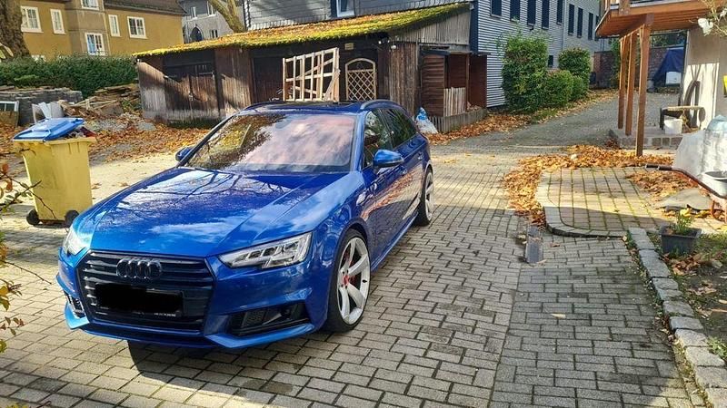 Blau Gebraucht 2017 Audi A4 Sport Kombi | 17.500 € (Teuer) - Bild 1/4
