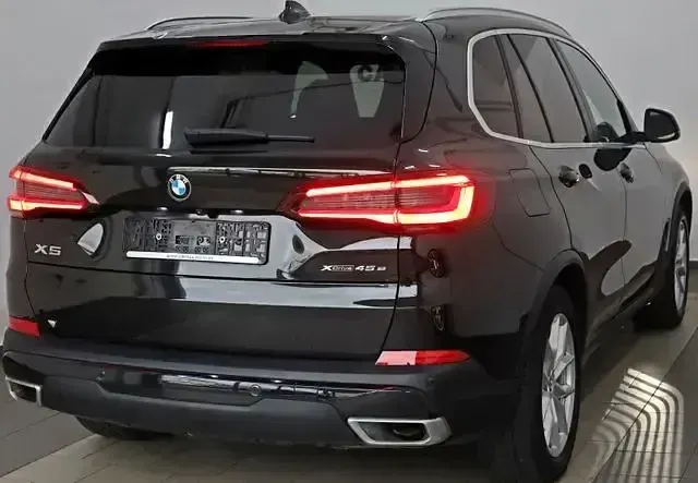 Gebraucht BMW X5 Sport Line 394 PS (289 kW) 2021 Black sapphire metallic (metallic) SUV