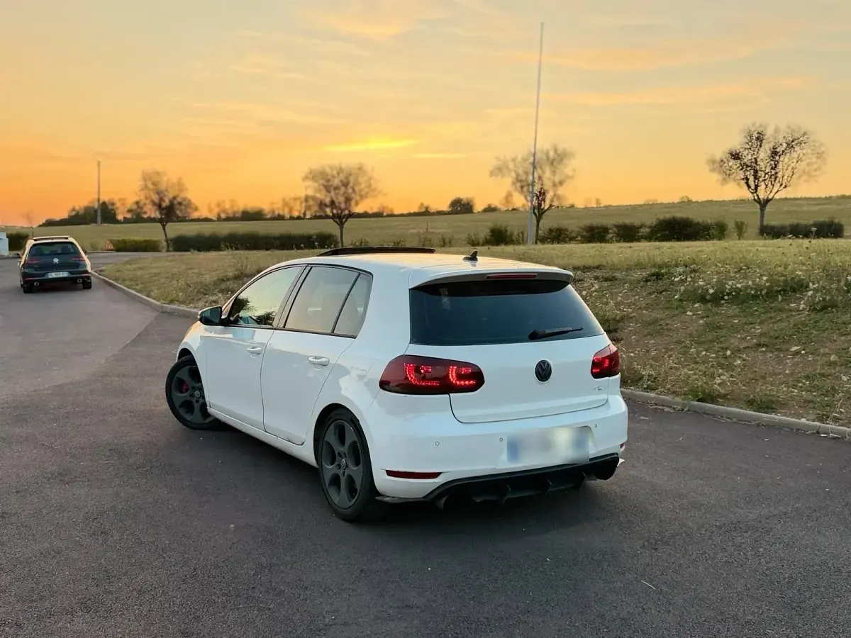Gebraucht VW Golf VI GTI 210 PS (154 kW) 2009 Gelb Kleinwagen