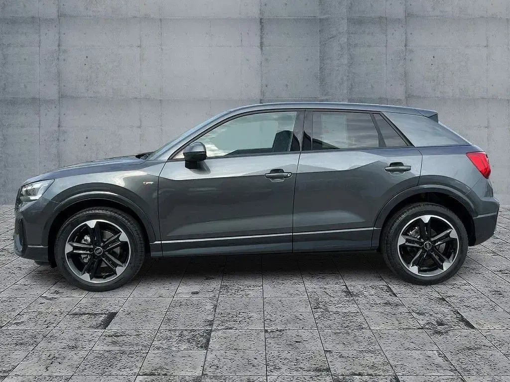 Neu Audi Q2 S-Line 150 PS (110 kW) 2026 Grau SUV