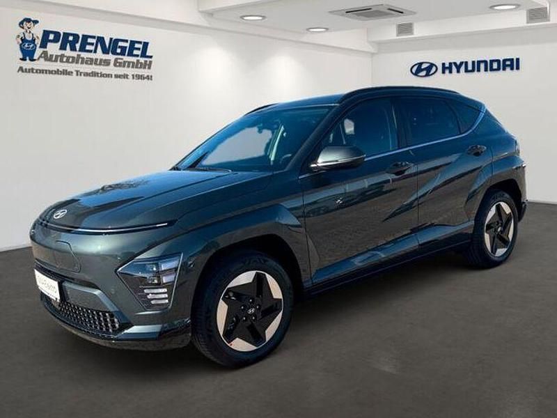 Meta blue mineraleffekt Gebraucht 2025 Hyundai Kona Trend SUV | 33.333 € (Superpreis) - Bild 1/4