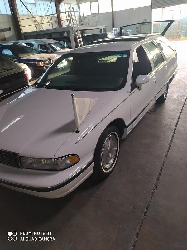 Weiß Gebraucht 1992 Oldsmobile Custom Cruiser Kombi | 9.400 € - Bild 1/4