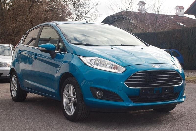 Gebraucht Ford Fiesta Titanium 80 PS (58 kW) 2014 Blau Kleinwagen