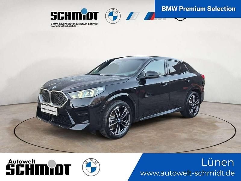 Gebraucht BMW iX2 M Sport 230 kW (313 PS) 2024 Black sapphire metallic SUV