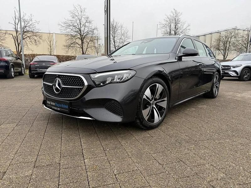 Gebraucht Mercedes E300 Avantgarde 313 PS (230 kW) 2024 Lack graphitgrau (metallic) Kombi