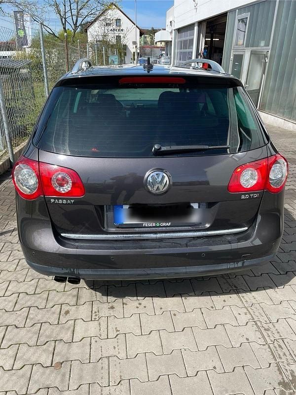 Braun Gebraucht 2008 VW Passat Highline Kombi | 2.199 € (Guter Preis) - Bild 1/4