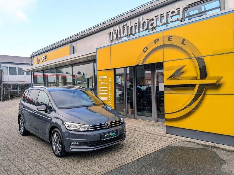 Gebraucht VW Touran Move 150 PS (110 kW) 2023 Grau Van / Kleinbus