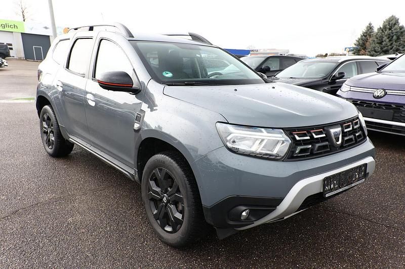 Gebraucht Dacia Duster Extreme 150 PS (110 kW) 2022 Grau SUV