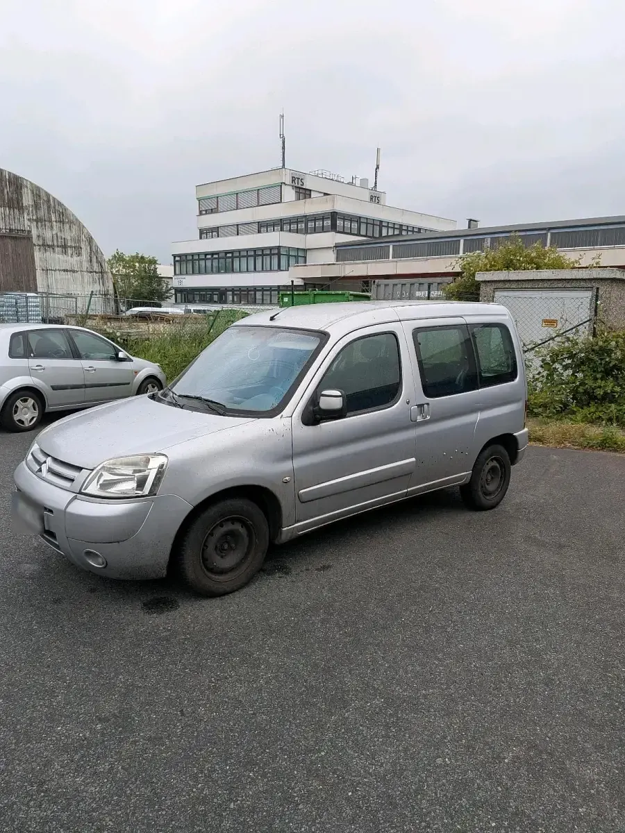 Gebraucht Citroën Berlingo 74 PS (54 kW) 2007 Silber Van / Kleinbus