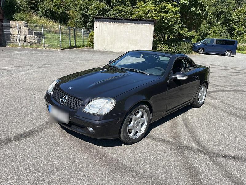 Schwarz Gebraucht 2001 Mercedes SLK230 Cabrio | 9.900 € - Bild 1/4