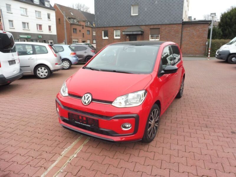 Rot Gebraucht 2017 VW up! Sound Kleinwagen | 9.490 € (Etwas zu teuer) - Bild 1/4