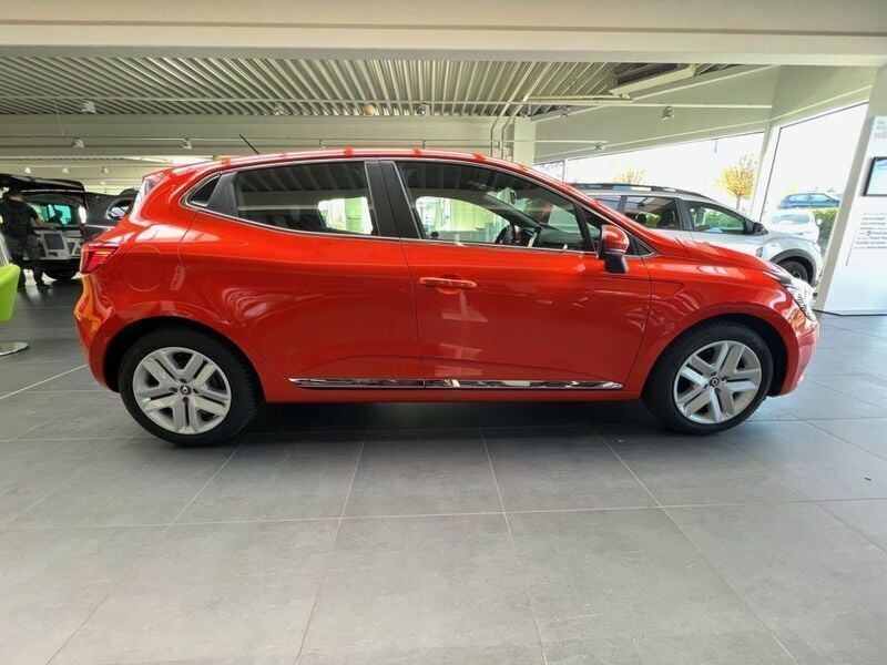 Gebraucht Renault Clio V Intens 140 PS (102 kW) 2022 Valenciaorange metallic Kleinwagen
