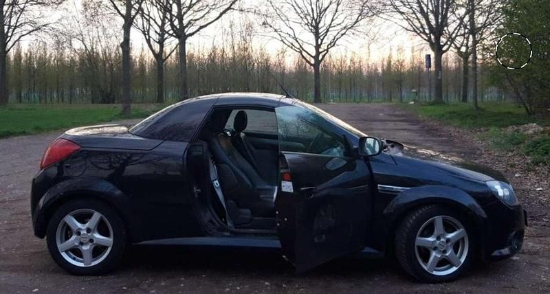 Schwarz Gebraucht 2005 Opel Tigra Sport Cabrio | 3.333 € - Bild 1/3