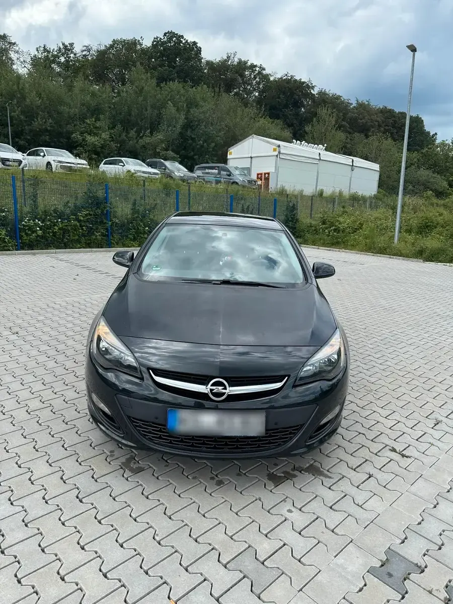 Gebraucht Opel Astra 120 PS (88 kW) 2013 Schwarz Kleinwagen