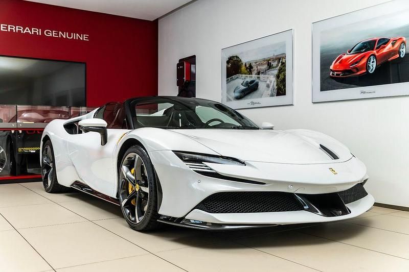 Gebraucht Ferrari SF90 780 PS (573 kW) 2024 Weiß Cabrio