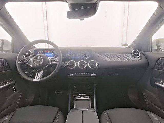 Gebraucht Mercedes GLA180 Progressive 136 PS (100 kW) 2025 Weiß SUV