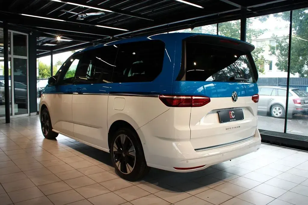 Gebraucht VW Multivan Style 150 PS (110 kW) 2023 Blau Van / Kleinbus